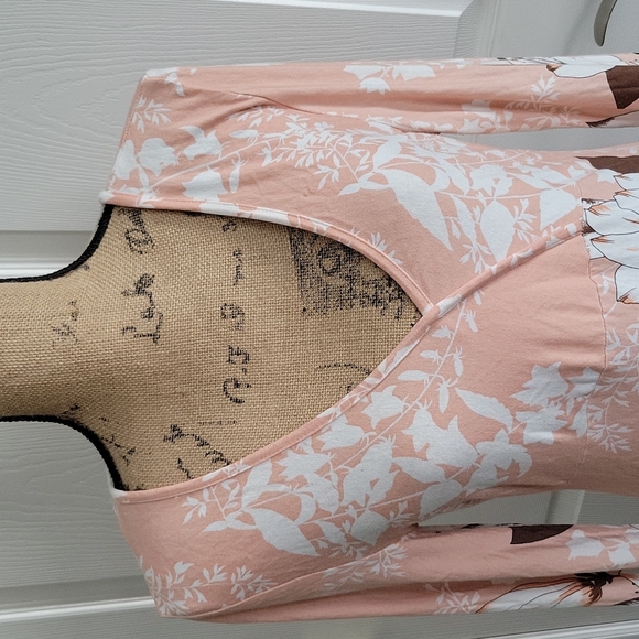 Venus Print Dress - Picture 2 of 9